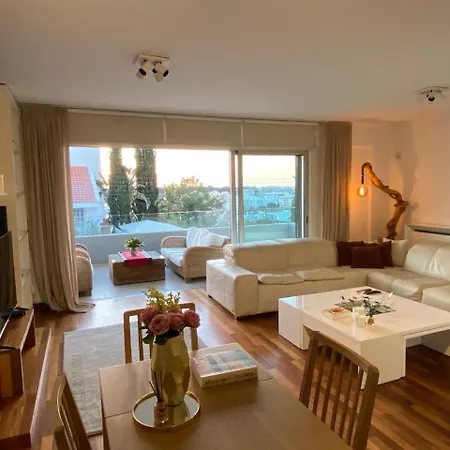 Apartment Mont Parnasse Hill 21 *